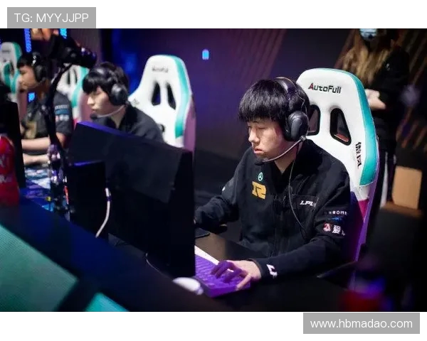 DOTA2热点分析：深度解读FPX战队的防反策略与战术布局